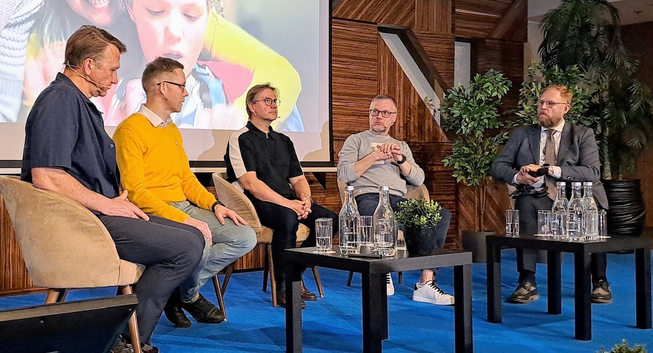 Isade vestlusring erihoolekande teema- ja inspiratsioonipäeval. Foto: Tauno Asuja